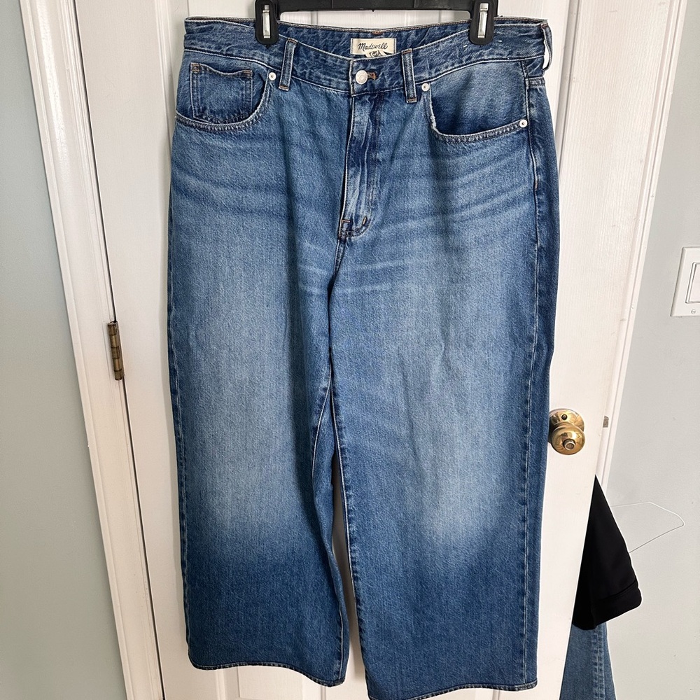 Madwell Superwide Leg Curvy Jeans! Barely worn, perfect condition. Size 32